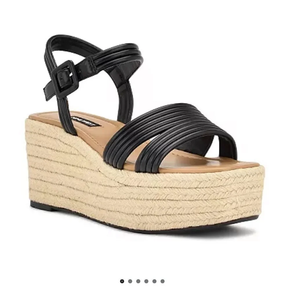 Nine West Ninnia Women's Wedge Sandals Gold size 9 NWOT